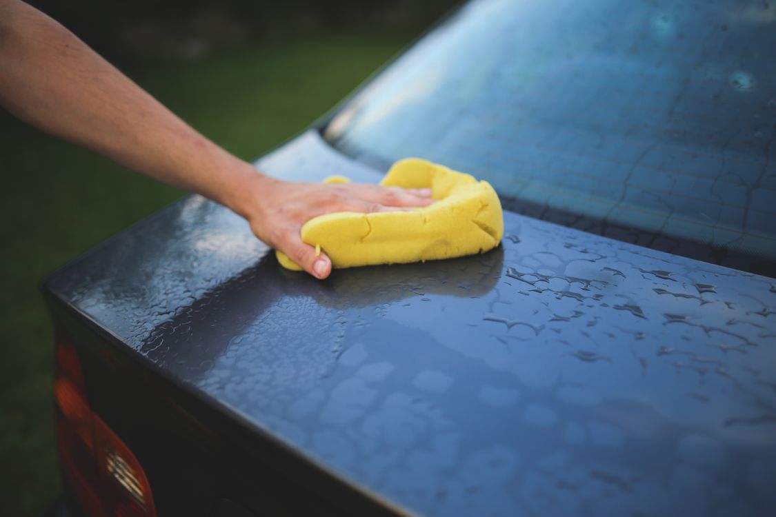 Best hand car wash using a careful hand-cleaning method